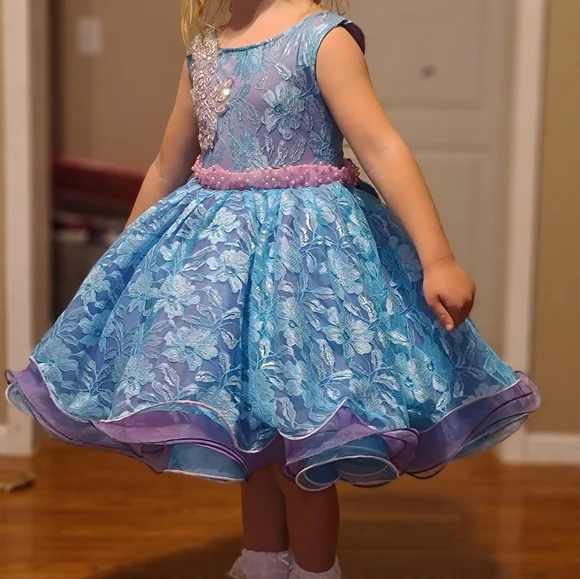 Pageant gown dress